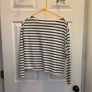 Old Navy Black & White Striped Long-Sleeve Top